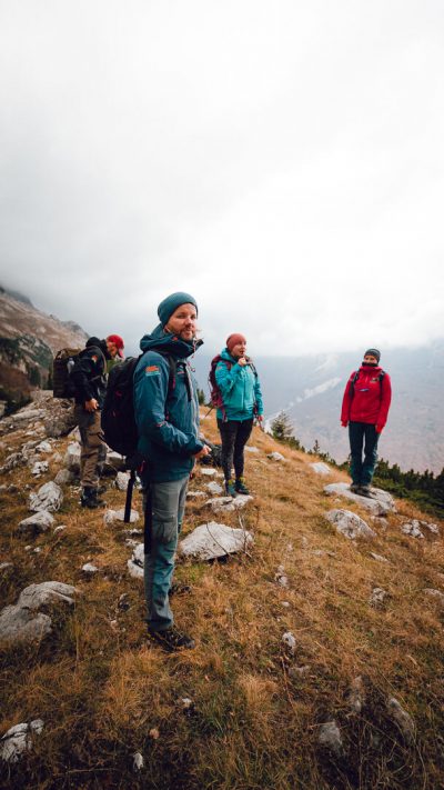 Pārgājiena komanda - uzticamie Lūzumpunkts draugi un kolēģi. Albānija, Valbones ielejas nacionālā parka kalnos.